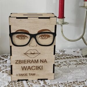 Zabawna Skarbonka 3D „Zbieram na Waciki” – Stylowy Prezent dla Niej UK
