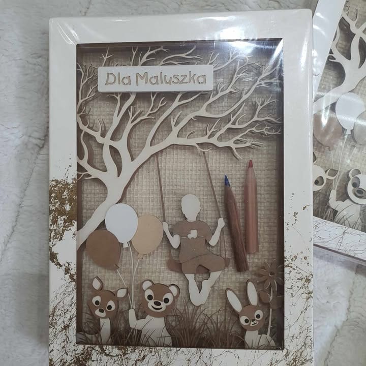 prezent dla maluszka, obraz 3d do pokoju dziecięcego, diorama dla dziecka, personalizowany zestaw prezentowy, pamiątka roczku, kolorowanka z wierszykami, prezent dla dziecka 3d, dekoracja dziecięca, książeczka z życzeniami