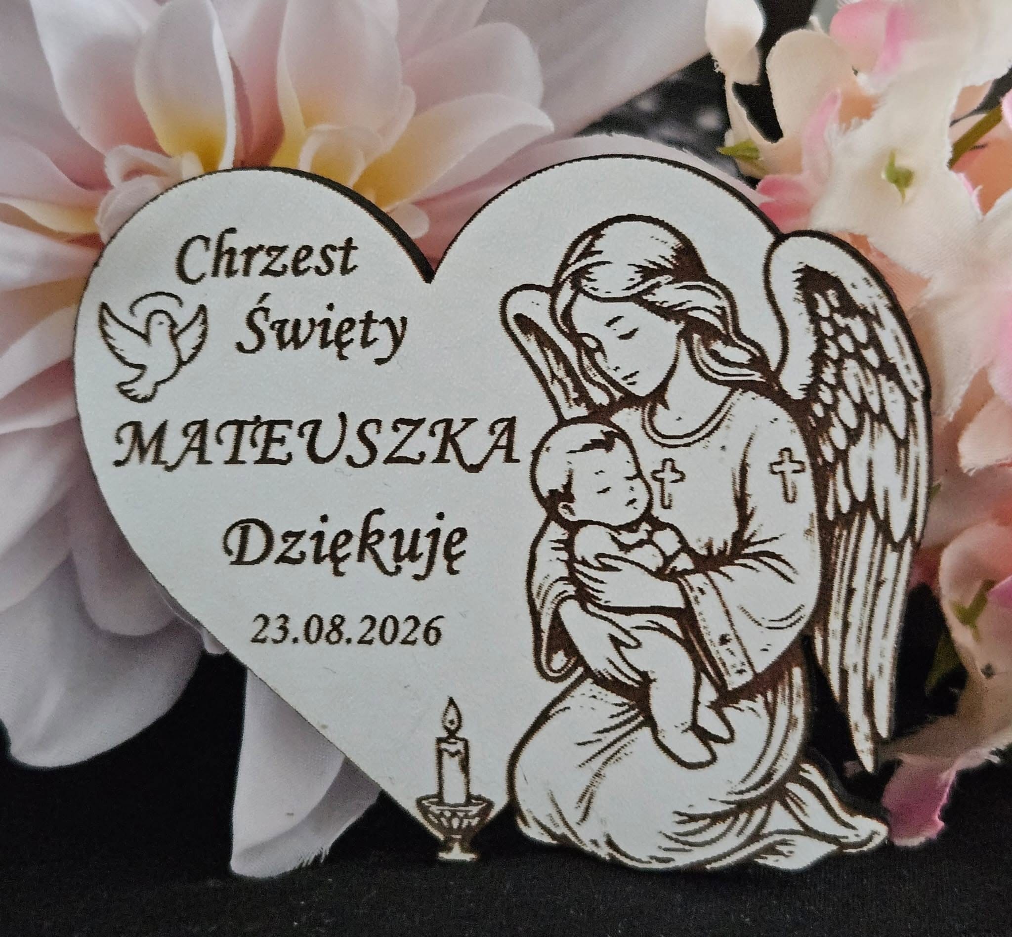 magnes na chrzest, chrzest święty pamiątka, anioł stróż prezent, personalizowane podziękowania, chrzest chłopca, drewniany magnes, upominek dla gości chrzest, pamiątka chrztu z aniołem